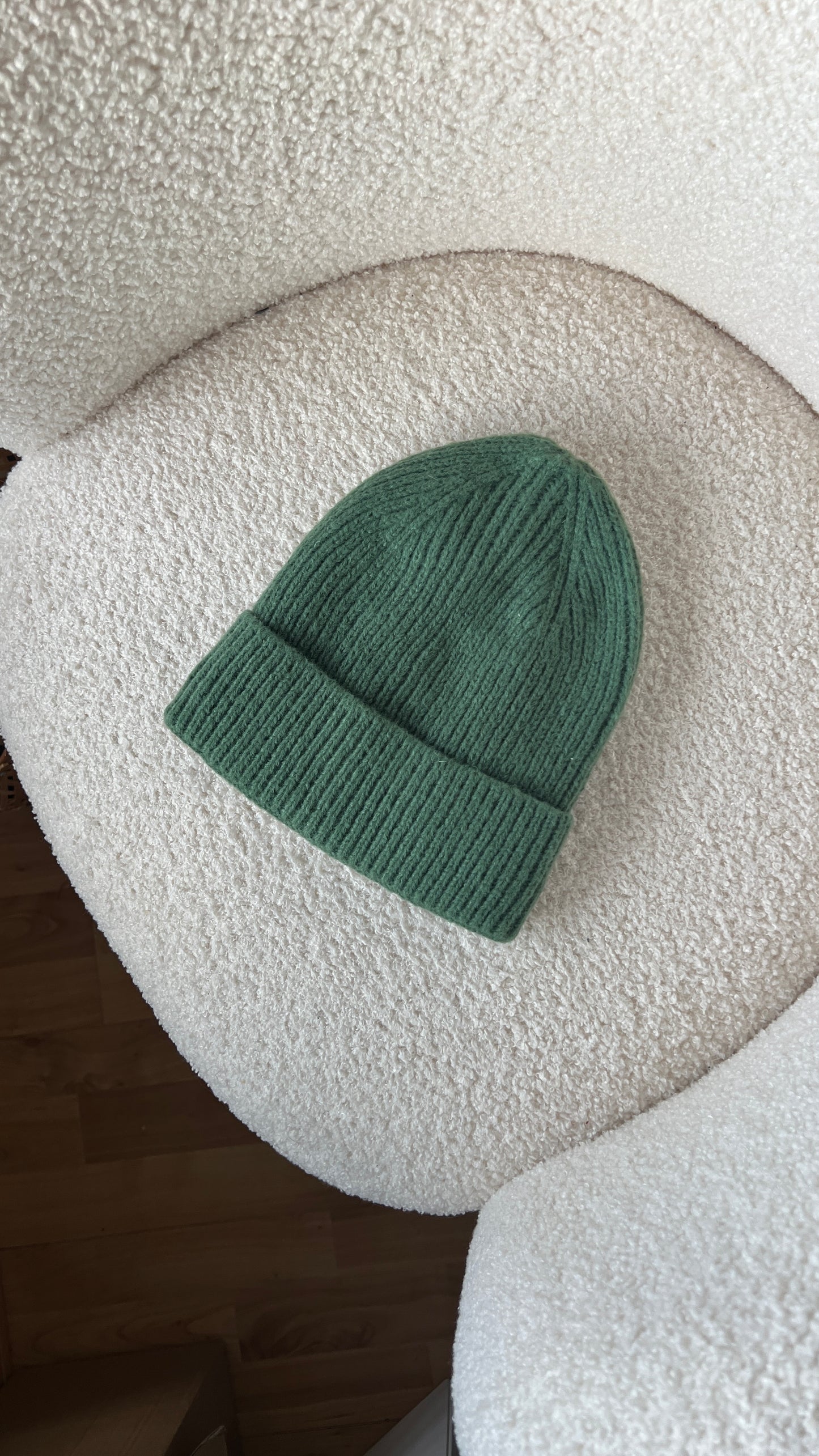 DARK GREEN hat 30% wool